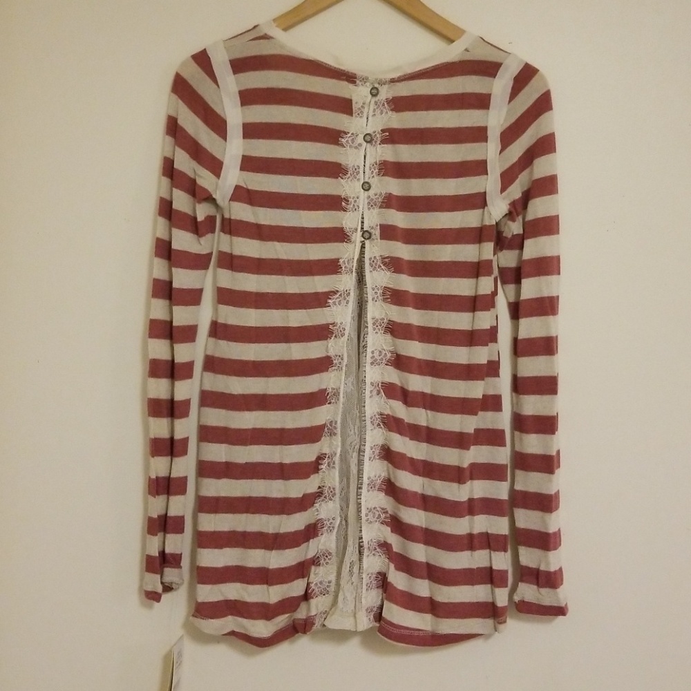 Lace split back tee - Picture 6 of 6